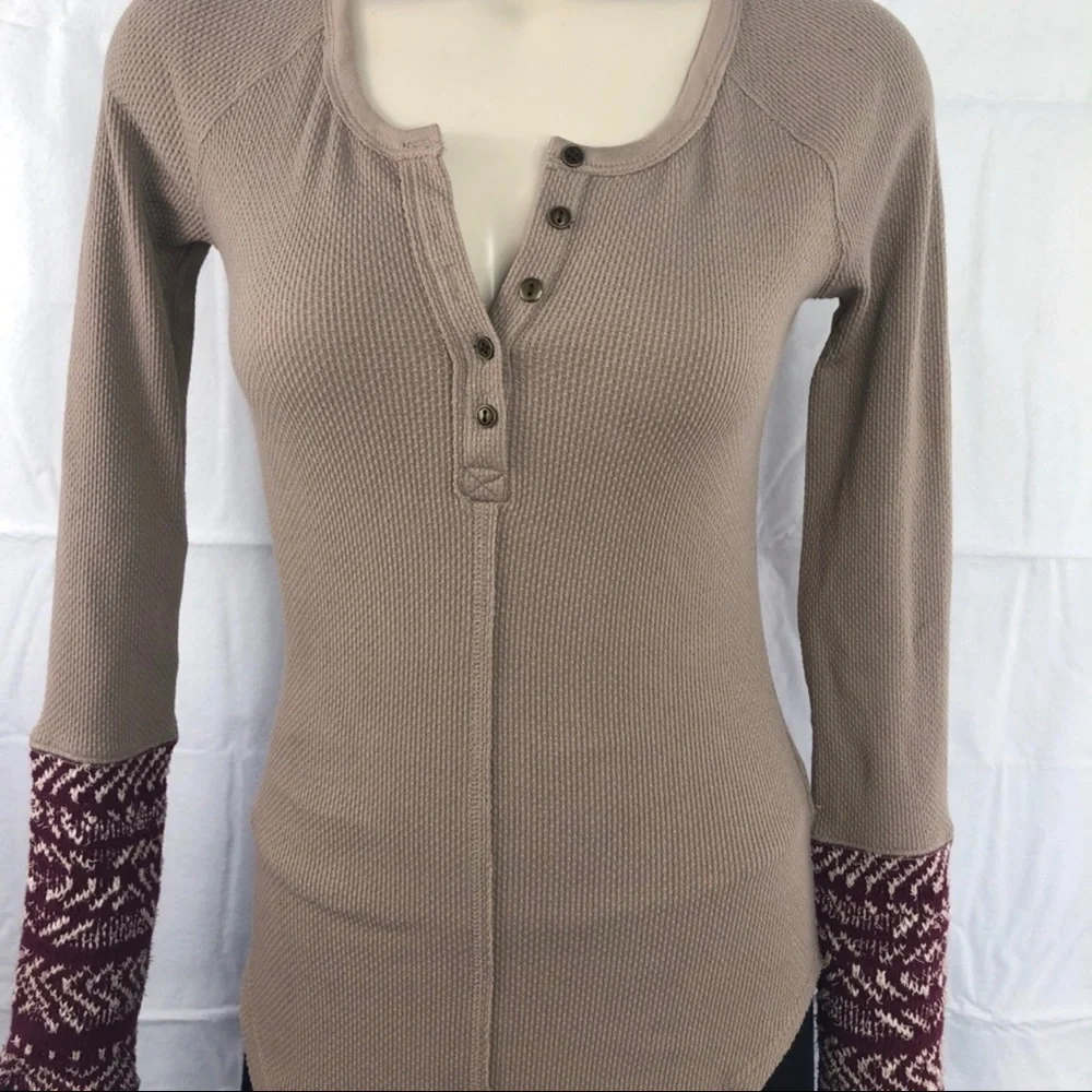 Sold ๐๐FREE PEOPLE Henley long sleeve V-Neck stone top S - Picture 4 of 13